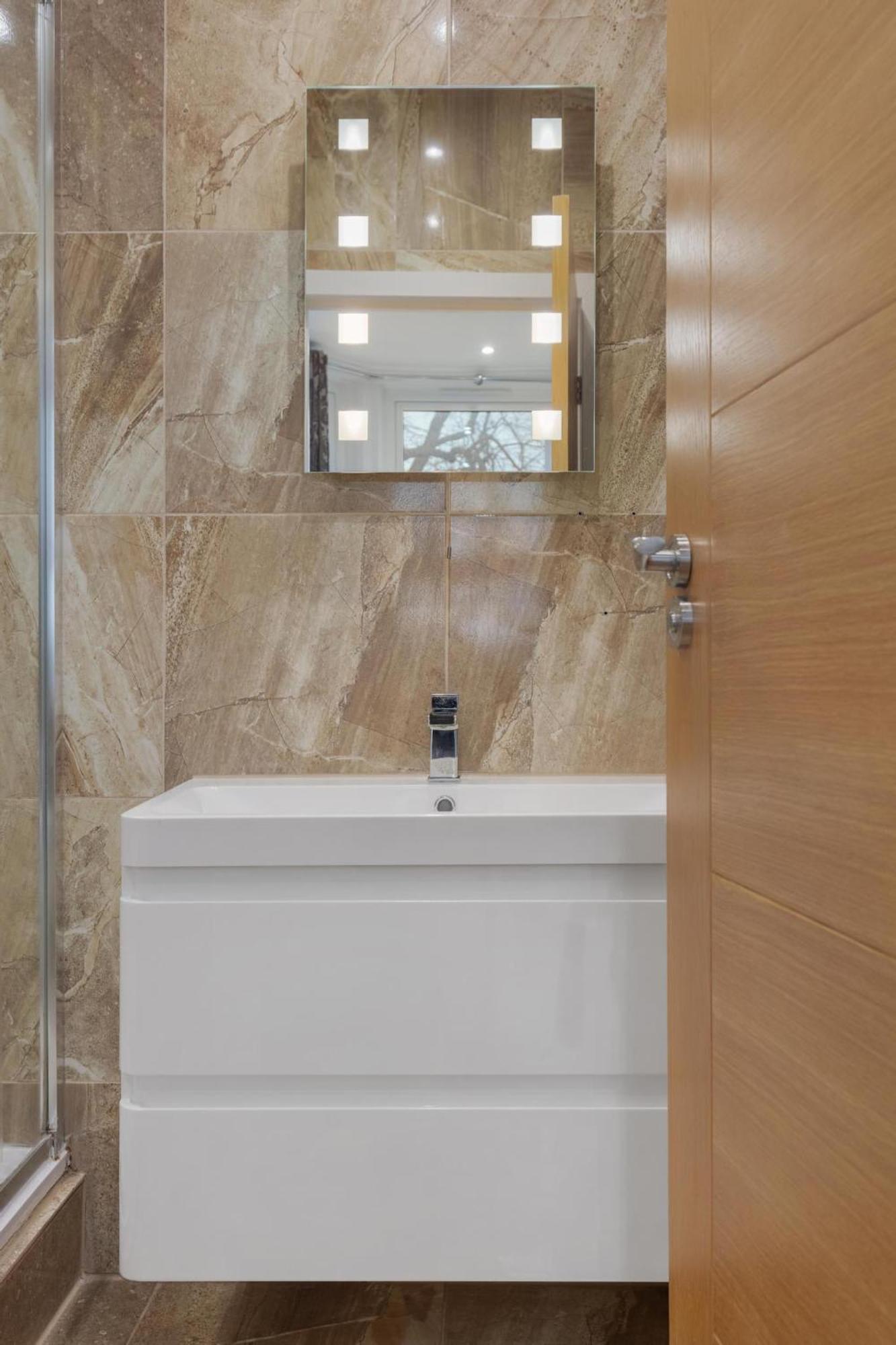 Modern City Centre Studio Apartment 202 オックスフォード エクステリア 写真