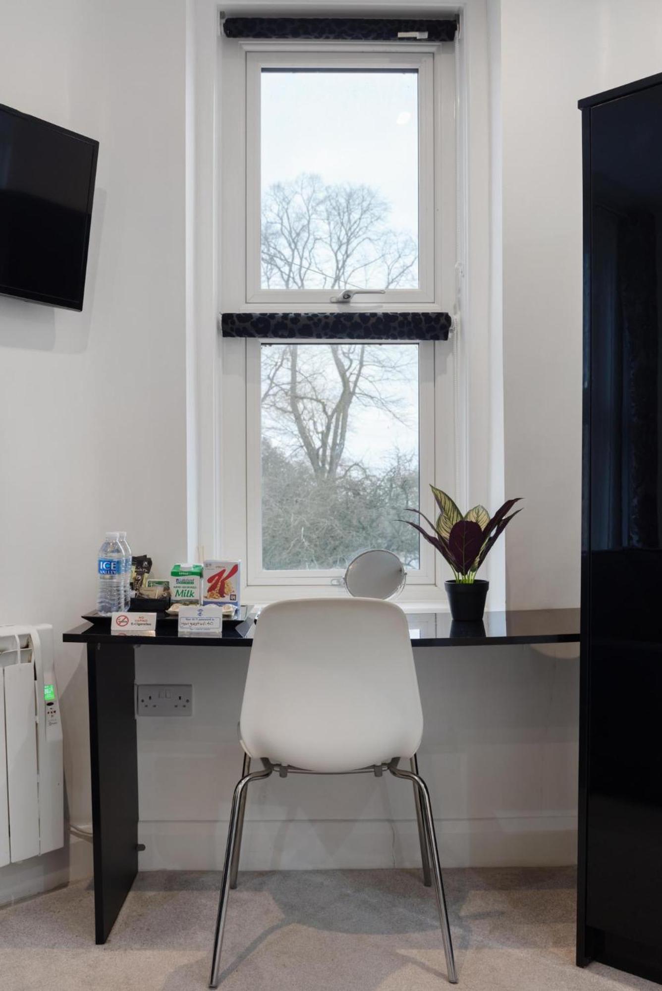 Modern City Centre Studio Apartment 202 オックスフォード エクステリア 写真
